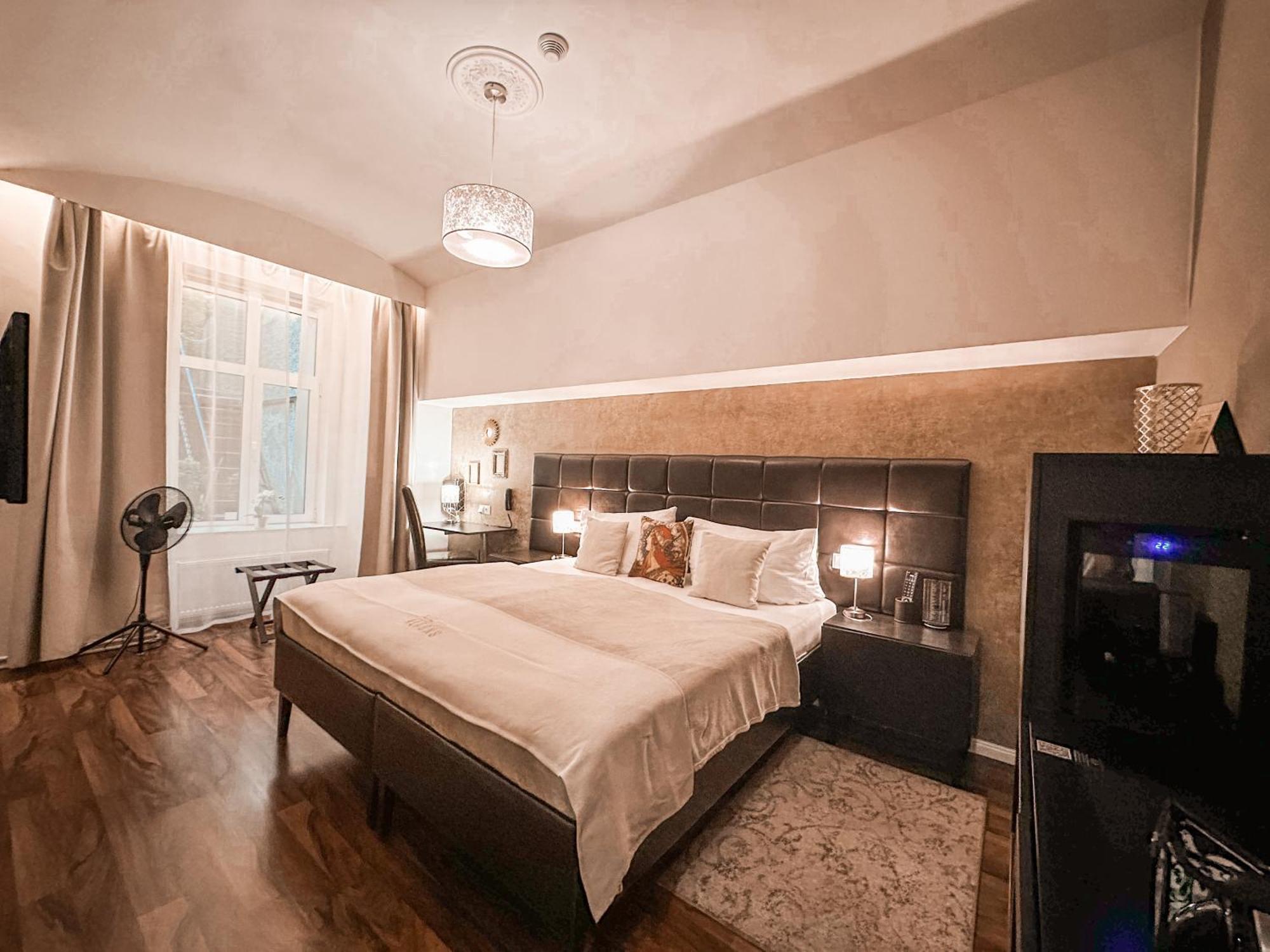 פראג Alfons Boutique Hotel מראה חיצוני תמונה